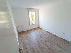 
                                                                                        Location
                                                                                         Appartement neuf 2 chambres, balcon, parking privé