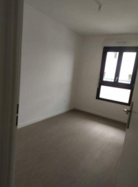
                                                                                        Location
                                                                                         Appartement neuf très lumineux
