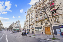 
                                                                                        Vente
                                                                                         Appartement T5  rénové - Dernier étage - Paris 17