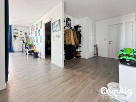 Vente
Appartement récent 4 pièces, loggia et parking