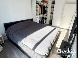 
                                                                                        Vente
                                                                                         Appartement  récent 4 pièces, loggia et parking