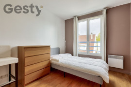 
                                                                                        Location
                                                                                         Appartement récent avec terrasse et parking