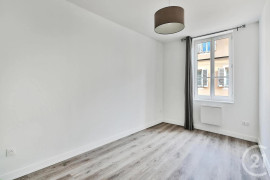 
                                                                                        Location
                                                                                         Appartement refait à neuf