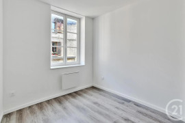 
                                                                                        Location
                                                                                         Appartement refait à neuf