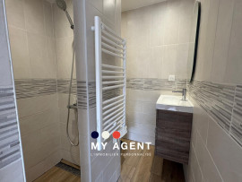 
                                                                                        Vente
                                                                                         Appartement refait à neuf - Porte Royale