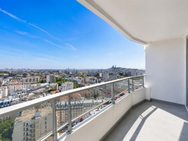 
                                                                                        Vente
                                                                                         Appartement Rénové avec balcon Vue Panoramique - Quartier Chapelle, Paris