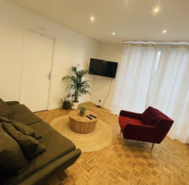 
                                                                                        Location
                                                                                         Appartement renove colocation feminine