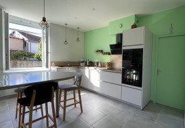 Vente
Appartement rénové de 53 m² + mezzanine, garage et 2 stationnements privatifs