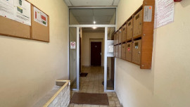 Vente
Appartement rénové de 53 m² + mezzanine, garage et 2 stationnements privatifs