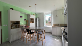 
                                                                                        Vente
                                                                                         APPARTEMENT RENOVE DE 53 M² + MEZZANINE, GARAGE ET 2 STATIONNEMENTS PRIVATIFS