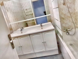 
                                                                                        Location
                                                                                         Appartement rénové quartier résidentiel Prox. Tram