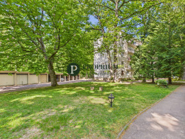 
                                                                                        Vente
                                                                                         T2 déjà loué et rénové à Versailles pour investissement clef-en-main