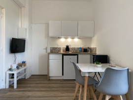 
                                                                                        Location
                                                                                         Appartement  - Studio  - 17.0 m²