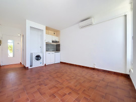 
                                                                                        Vente
                                                                                         Appartement  - Studio  - 18.49 m²