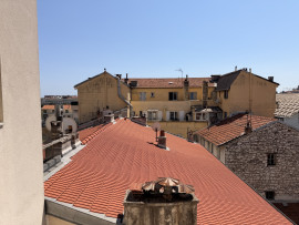 
                                                                                        Vente
                                                                                         Appartement  - Studio  - 27.0 m²