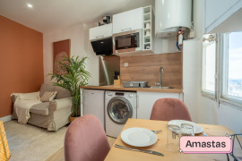 Location
Appartement T2 avec son balcon filant en plein cœur du 6eme arrondissement de Marseille
