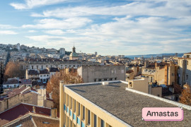 Location
Appartement T2 avec son balcon filant en plein cœur du 6eme arrondissement de Marseille