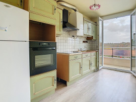 
                                                                                        Vente
                                                                                         APPARTEMENT T2 DERNIER ETAGE AVEC ASCENSEUR BALCON ET GARAGE