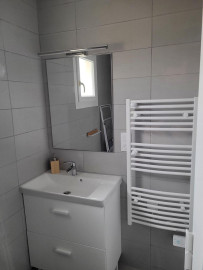 
                                                                                        Location
                                                                                         APPARTEMENT T2 MEUBLE CAP D AGE REFAIT A NEUF