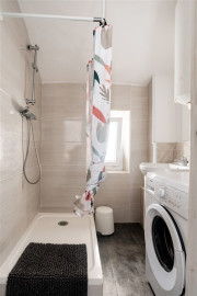 
                                                                                        Location
                                                                                         Appartement T2 meublé - Cours Julien