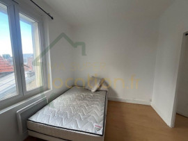 
                                                                                        Location
                                                                                         Appartement T2 meuble, proche centre