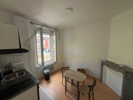 
                                                                                        Location
                                                                                         Appartement T2 meuble, proche centre
