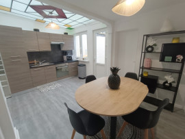 
                                                                                        Location
                                                                                         Appartement T2 meublé, RDC avec cour