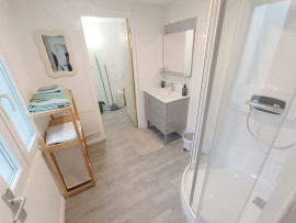 
                                                                                        Location
                                                                                         Appartement T2 meublé, RDC avec cour