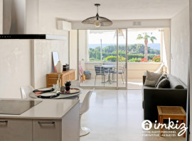 Vente
Appartement T2 offre une vue panoramique sur la me