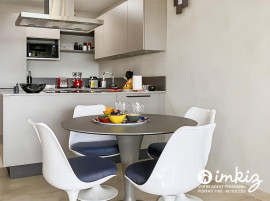 Vente
Appartement T2 offre une vue panoramique sur la me