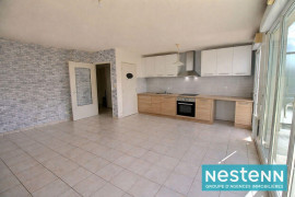 
                                                                                        Location
                                                                                         Appartement T3 3eme étage, terrasse, garage.