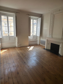 
                                                                                        Location
                                                                                         Appartement T3 83m² à Bordeaux