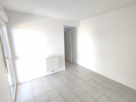
                                                                                        Vente
                                                                                         Appartement T3 avec balcon loggia et deux parkings