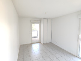 
                                                                                        Vente
                                                                                         Appartement T3 avec balcon loggia et deux parkings