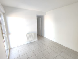
                                                                                        Vente
                                                                                         Appartement T3 avec balcon loggia et deux parkings