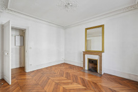 
                                                                                        Vente
                                                                                         Appartement T3 avec balcon - Paris 5e