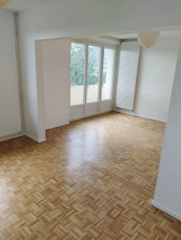 
                                                                                        Location
                                                                                         Appartement T3 avec garage