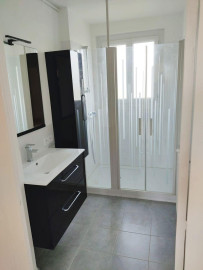 
                                                                                        Location
                                                                                         Appartement T3 avec garage