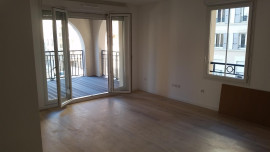 
                                                                                        Location
                                                                                         Appartement T3 avec loggia de 9m2 arrêt T10 NOVEOS