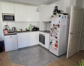 
                                                                                        Location
                                                                                         Appartement T3 avec loggia de 9m2 arrêt T10 NOVEOS