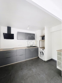 
                                                                                        Location
                                                                                         Appartement T3 - Balcon
