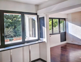 
                                                                                        Location
                                                                                         Appartement T3 de 65 m2 très lumineux