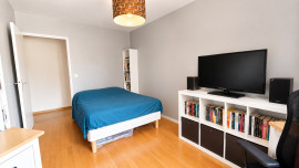 
                                                                                        Vente
                                                                                         Appartement T3 de 93 m² avec balcon, parking et beau potentiel à Lyon Saint-Just