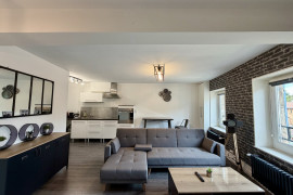 
                                                                                        Vente
                                                                                         Appartement T3 traversant et entièrement rénové en plein cœur de Soucieu-en-Jarrest