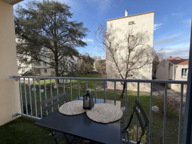 
                                                                                        Vente
                                                                                         Appartement T3 en hyper centre d'Oullins