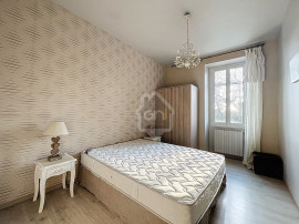 
                                                                                        Location
                                                                                         Appartement T3 meublé au 1er étage