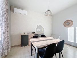 
                                                                                        Location
                                                                                         Appartement T3 meublé au 1er étage