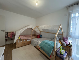 Location
Appartement T3, parkings, balcon