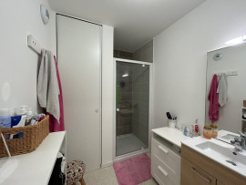 Location
Appartement T3, parkings, balcon