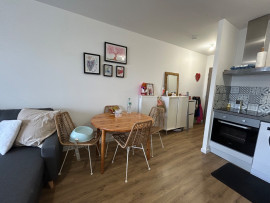Location
Appartement T3, parkings, balcon